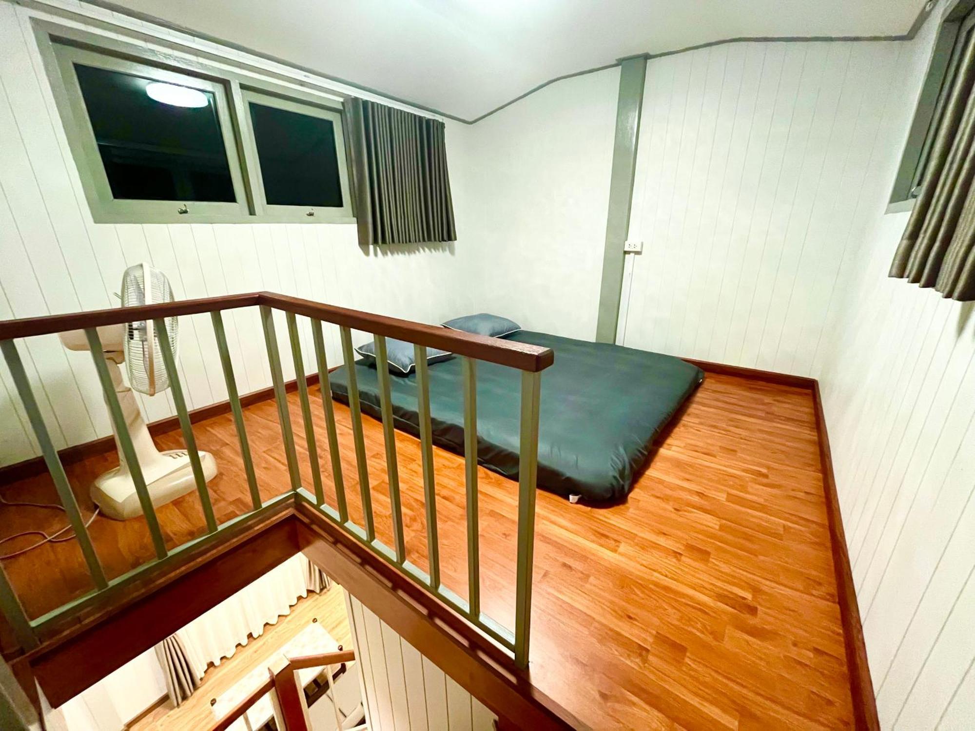 Отель Number9 Bangkoknoi Bkk Экстерьер фото